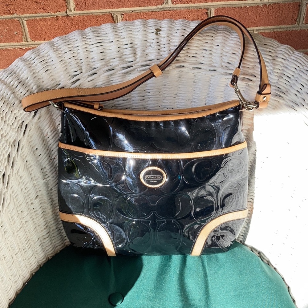 Coach patent leathershoulder bag. EUC with box and dust bag - Picture 5 of 9